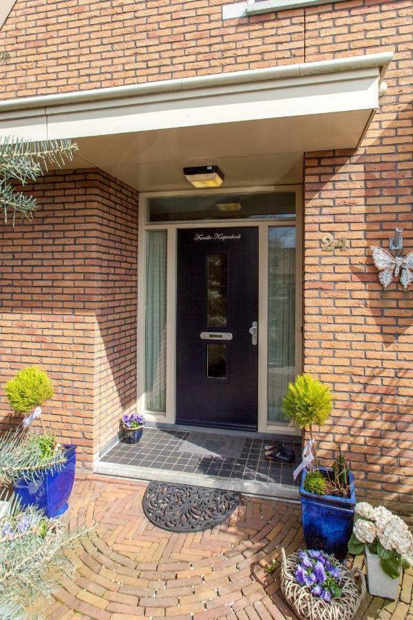 Отель Kluiskade 24 Maasland Экстерьер фото